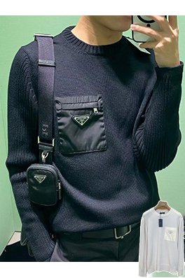 プラダ エナメルのトライアングルロゴパッチワークポケットニットセーター