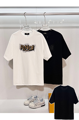 フェンディ FENDI ヘビーデューティーなスパンコールのカラーブロック刺繍入りレターロゴ半袖Tシャツ