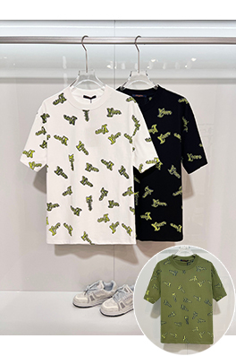 ルイヴィトンコピー 全面にグラフィティレターロゴをあしらった半袖Tシャツ