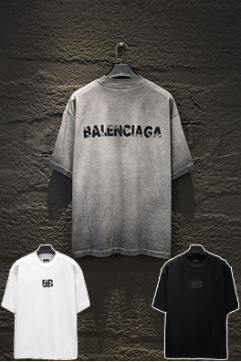 バレンシアガ Balenciaga クラシックなダメージと破れをした半袖Tシャツ