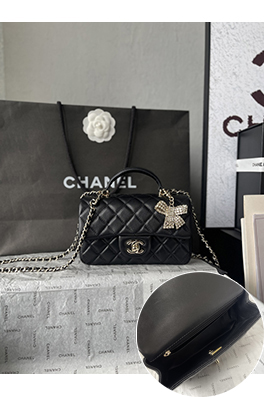 シャネルコピー レディースラムスキンペンダントCFハンドバッグ