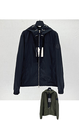 モンクレール スタイリッシュなドローストリングフードジャケット