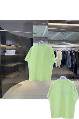 バレンシアガブランドコピー Balenciaga 背中に刺繍がされていますクラシックなアップリケ刺繍の半袖Tシャツ