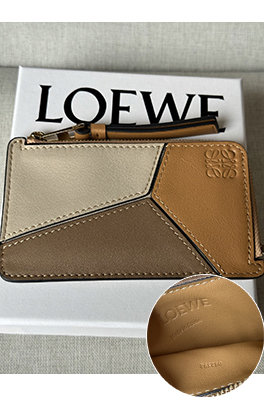 ロエベコピー クラシックなブラウンのパッチワークカードホルダー