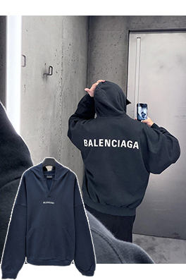 バレンシアガ Balenciaga 刺繍ロゴ入りパーカー