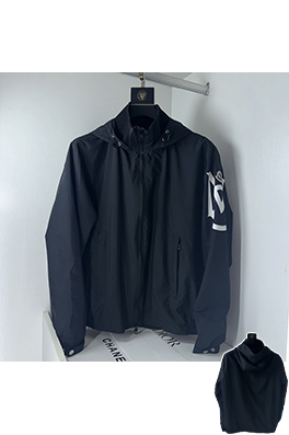 モンクレール 新しいジャケット／ウィンドブレーカー