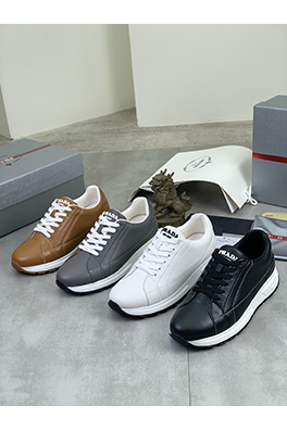 プラダ 人気のあるメンズシューズ