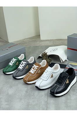 プラダ 新モデル人気のあるメンズシューズ