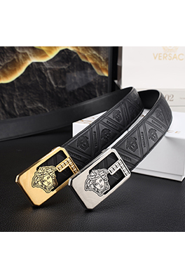 ヴェルサーチ 新モデルクラシックなメンズパンチングベルト