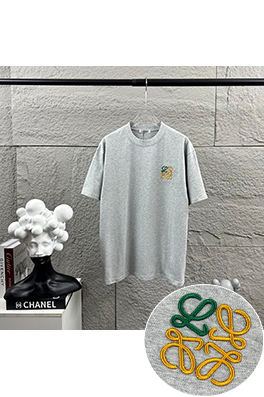 ロエベ クラシックなミニマルデザインのレタートーテム刺繍ロゴ入り半袖Tシャツ