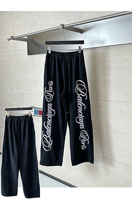 バレンシアガスーパーコピー BALENCIAGA 3B FOOTBALL BAGGY ドライフリースレターロゴ刺繍り伸縮ウエストストレートレッグスウェットパンツ