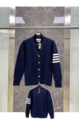 トムブラウン 新作ゴールドボタンニットカーディガン