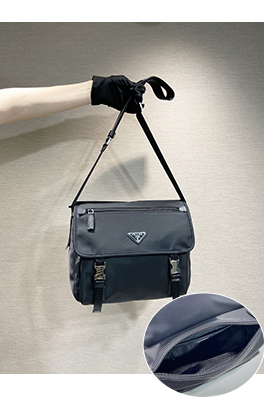 プラダ 新しいメッセンジャーバッグ