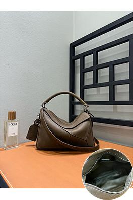 ロエベブランドスーパーコピー Puzzle レディースヌバックレザーバージョンのバッグ