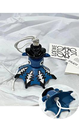 ロエベ Puzzle 10周年の限定スプライトキーホルダー