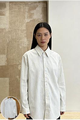 グッチスーパーコピー ストライプ柄の総柄ロゴ入り長袖襟付きシャツ