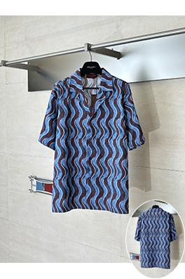 グッチブランドスーパーコピー 波状のGGモノグラムプリントが全体にあしらわれた半袖シャツ