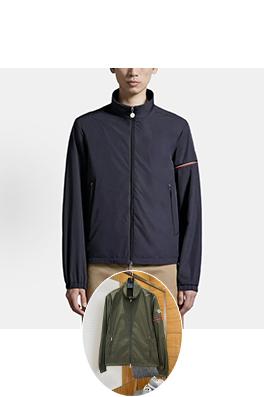 モンクレール 袖ポケット付きスタンドカラー防風ジャケット