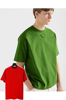 プラダ 三角形のパッチが付いたウォッシュの半袖Tシャツ