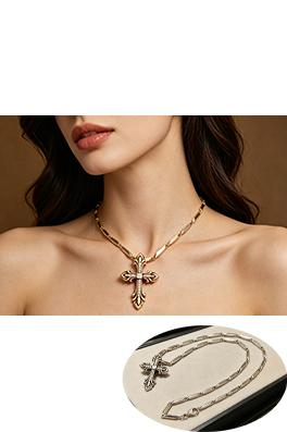 クロムハーツ ヴィンテージ風のゴールドトーンの聖剣とクロスペンダントネックレス