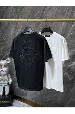 クロムハーツスーパーコピー クラシックなダメージと不規則なホースシュー刺繍がされた半袖Tシャツ