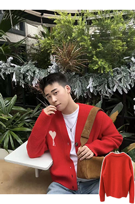 アミ スタイリッシュなアルパカウールのVネックカーディガン