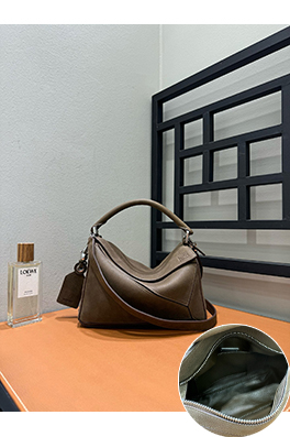 ロエベブランドスーパーコピー Puzzle レディースヌバックレザーバージョンのバッグ