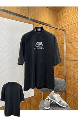 バレンシアガスーパーコピー BALENCIAGA 新モデルプリントロゴ入り半袖Tシャツ