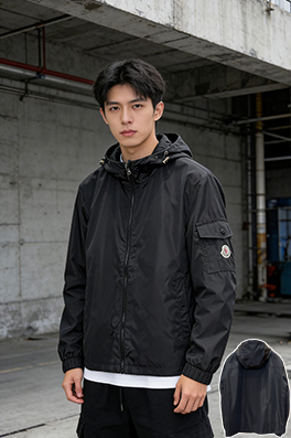 モンクレールブランドスーパーコピー 袖にパッチが付いた軽量で機能なフード付きジャケット