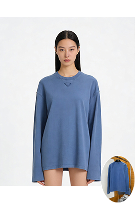 プラダコピー 逆三角形ロゴのクルーネック長袖シャツ