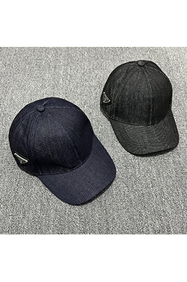 プラダ クラシックなカウボーイベースボールキャップ