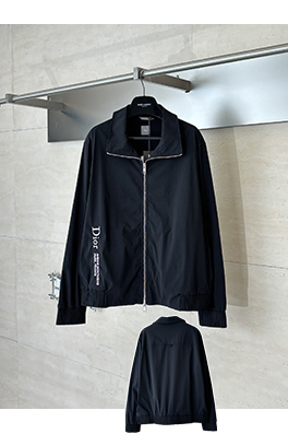 ディオールコピー Dior アベニューモンテーニュのロゴ刺繍入りスタンドカラージップアップナイロンジャケット