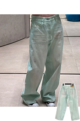 アクネストゥディオズ 暗闇で光るダメージジーンズ