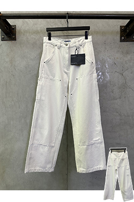 プラダブランドスーパーコピー 三角形の革製ワークジーンズ