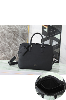 ディオール マットグレイン牛革クラッチバッグ