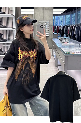 バレンシアガコピー BALENCIAGA ゴシックスタイルのゴシック文字プリントダメージの半袖Tシャツ