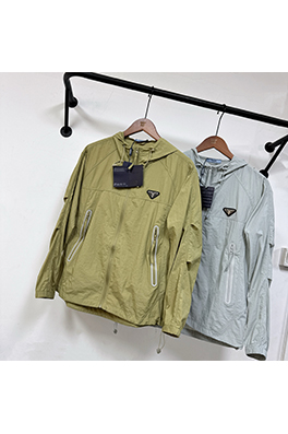 プラダ ファッションフード付きの軽量で通気にれた日焼け防止服