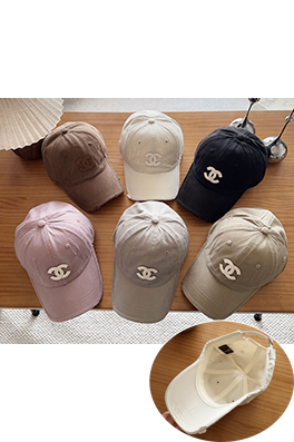 シャネル クラシックの破れたコットン製ベースボールキャップ