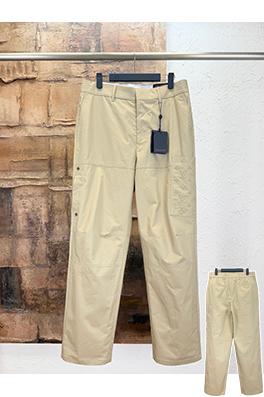 ルイヴィトンコピー クラシックな型押しワークパンツ