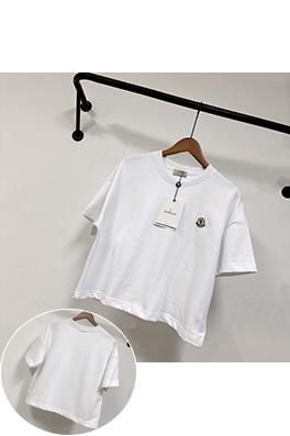 モンクレールコピー Boxy Fit シンプルなロゴパッチ付き半袖Tシャツ