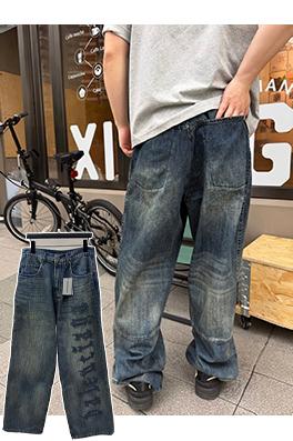 バレンシアガスーパーコピー Gothic Denim ロゴパッチ付きダメージジーンズ
