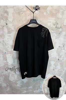 クロムハーツ 肩に剣とクロスの影が入ったウォッシュの半袖Tシャツ