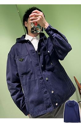 プラダ 三角形のロゴが入ったフード付きワークジャケット