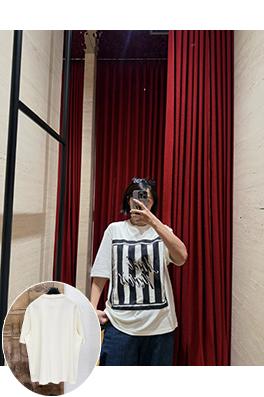 アミ 文字入り正方形バンダナと首の後ろのロゴ入り半袖Tシャツ