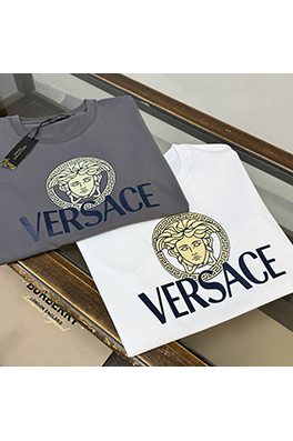 ヴェルサーチスーパーコピー VERSACE ニュークラシックプリントロゴ入り半袖Tシャツ