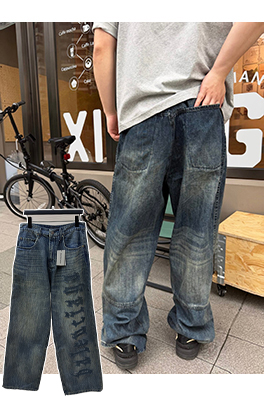 バレンシアガスーパーコピー Gothic Denim ロゴパッチ付きダメージジーンズ