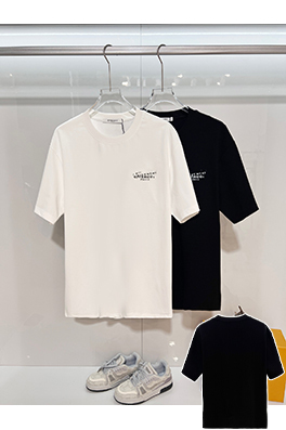 ジバンシィブランドコピー GIVENCHY クラシックな小ロゴプリントの半袖Tシャツ