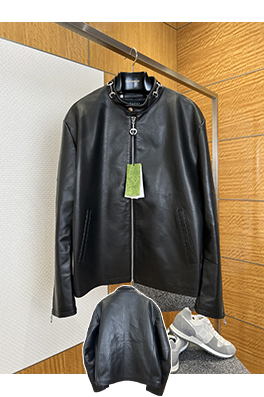 グッチ メタルリングスタンドカラーのモーターサイクルレザージャケット