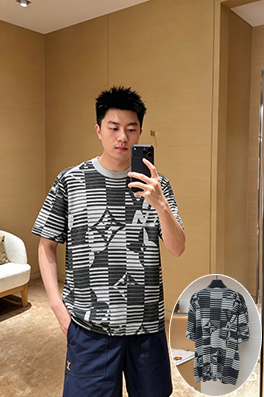 ルイヴィトンブランドスーパーコピー 文字と花柄のジャカード織りカラーブロックストライプのニット半袖Tシャツ