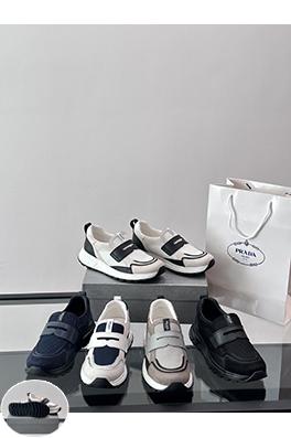 プラダ メッシュとファブリックスプライシングメンズスニーカー